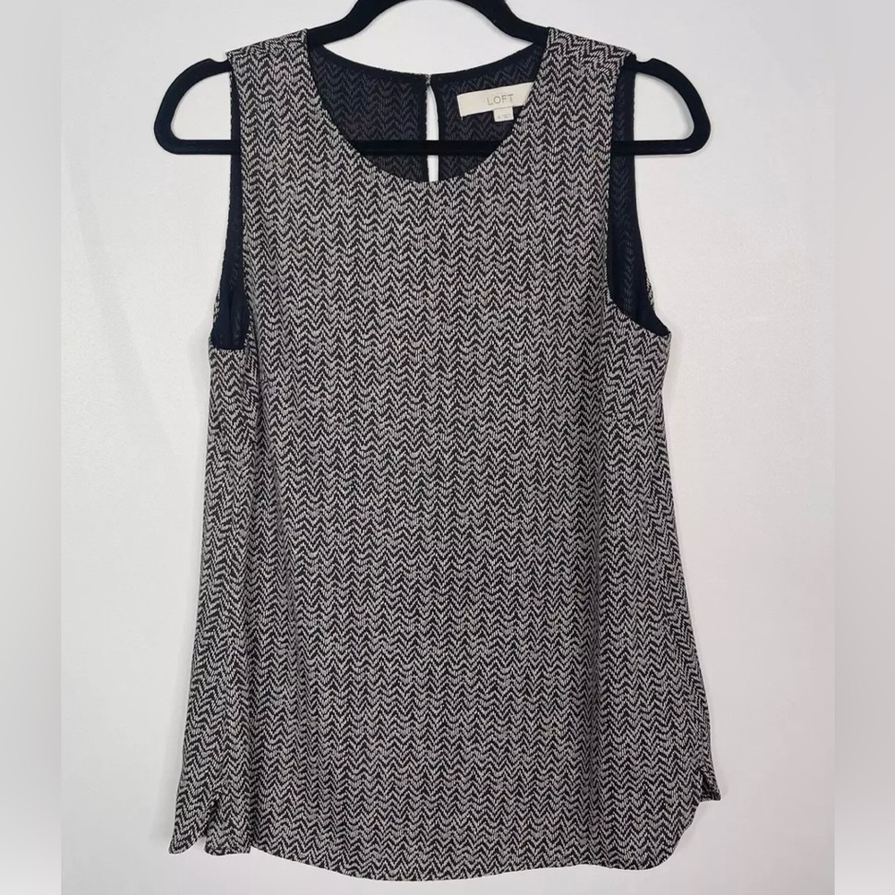 Loft sleeveless shell, herringbone size medium